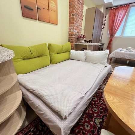 Barcelona Colorful Central Studio W Green Backyard Sofia Exterior photo