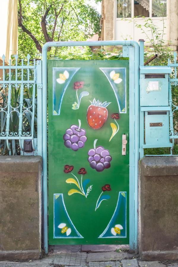 Barcelona Colorful Central Studio W Green Backyard Sofia Exterior photo